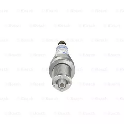 BOSCH 0 242 235 748 Свеча зажигания