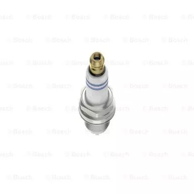 BOSCH 0 242 240 590 Свеча зажигания