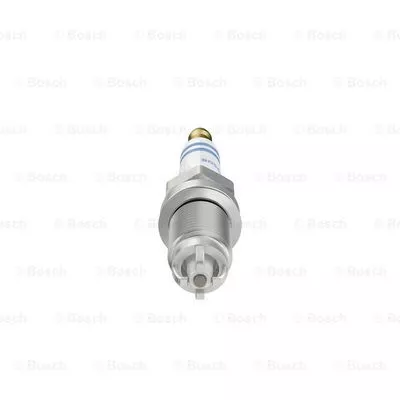 BOSCH 0 242 240 590 Свеча зажигания