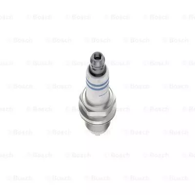 BOSCH 0 242 240 665 Свеча зажигания