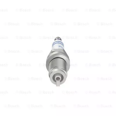 BOSCH 0 242 240 665 Свеча зажигания