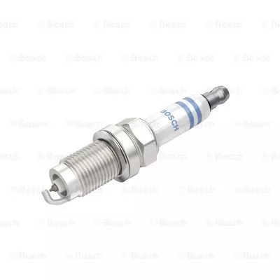 BOSCH 0 242 240 665 Свеча зажигания