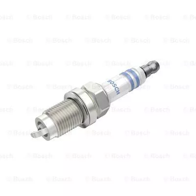 BOSCH 0 242 240 675 Свіча запалювання