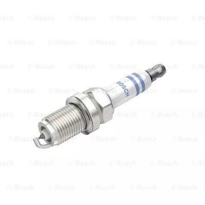 BOSCH 0 242 235 776 Свіча запалювання